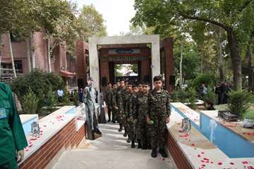 مراسم رونمایی از یادمان شهدای گمنام